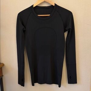 Lululemon Swiftly Tech Black Long-Sleeve Women’s  Shirt Size 6